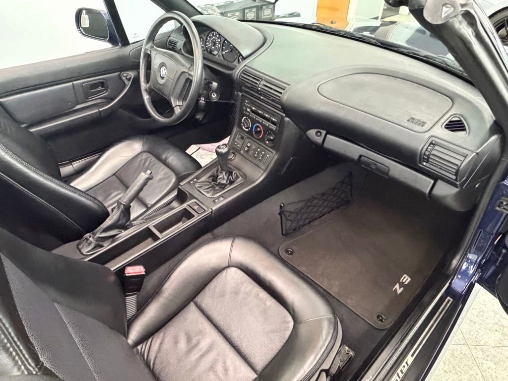Used 1999 BMW Z3 2.5i RWD image 18