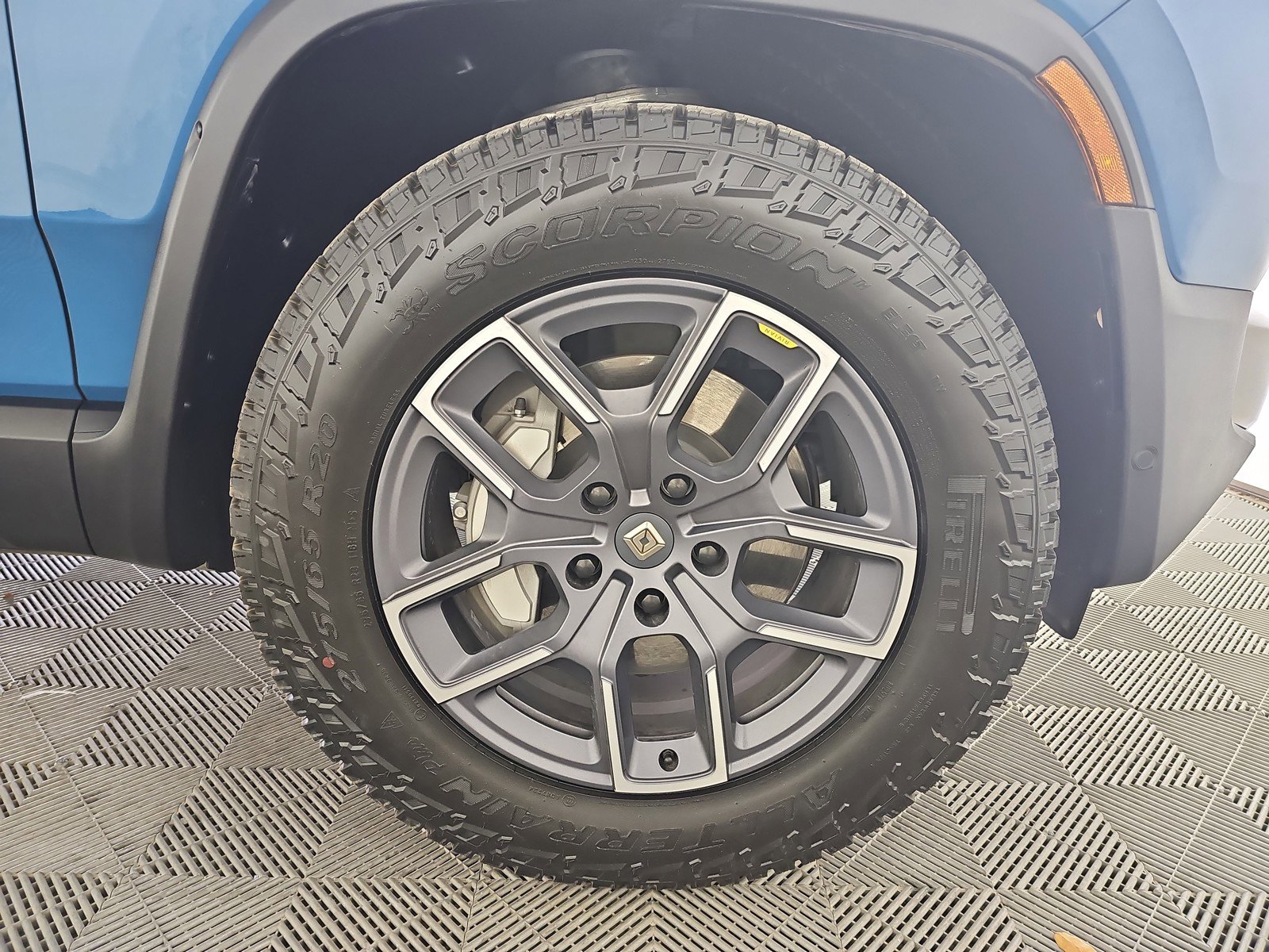 Used 2024 Rivian R1T Adventure AWD/4WD image 12