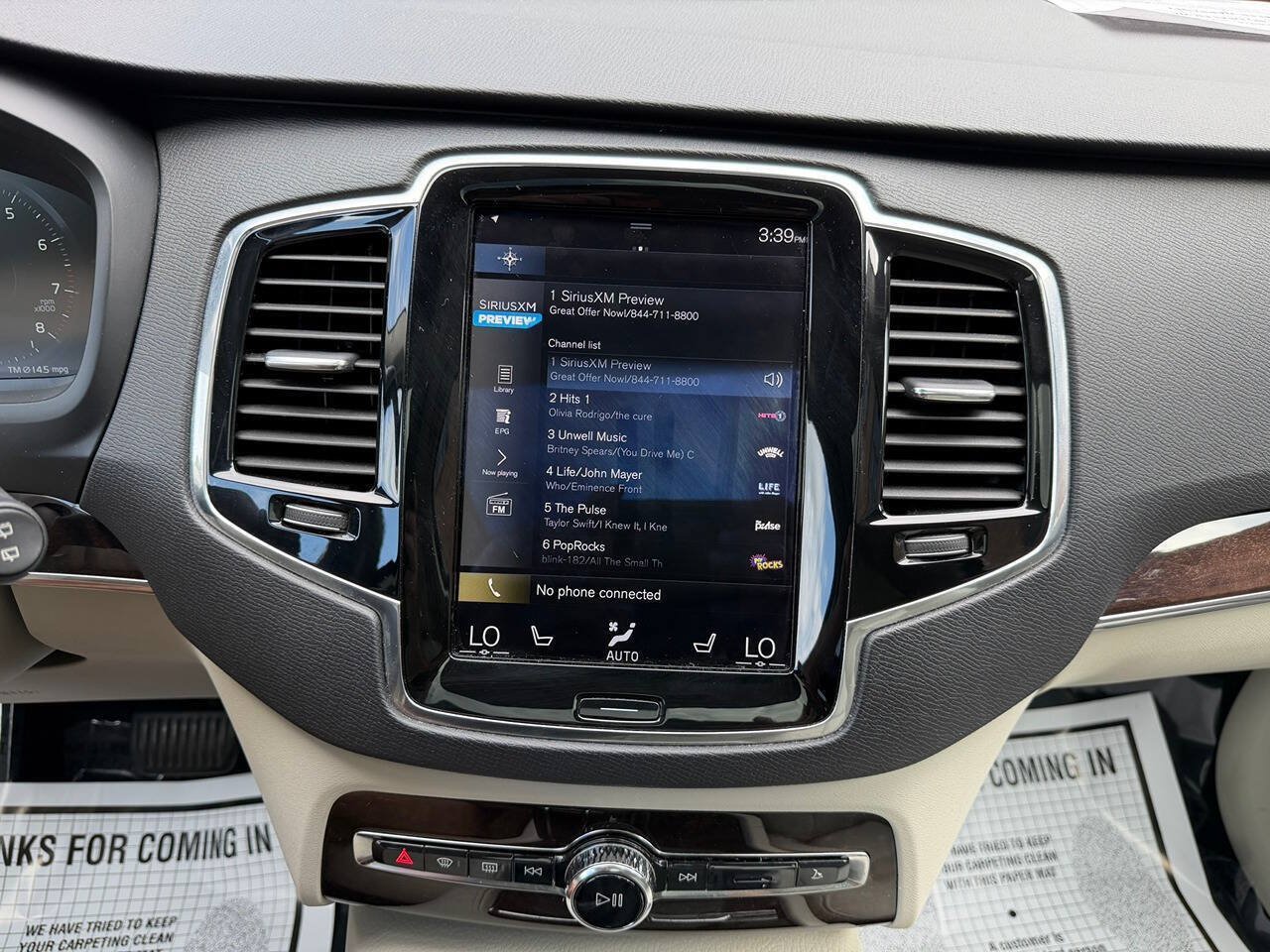 Used 2017 Volvo XC90 T6 Momentum w/ Vision Package AWD/4WD image 18