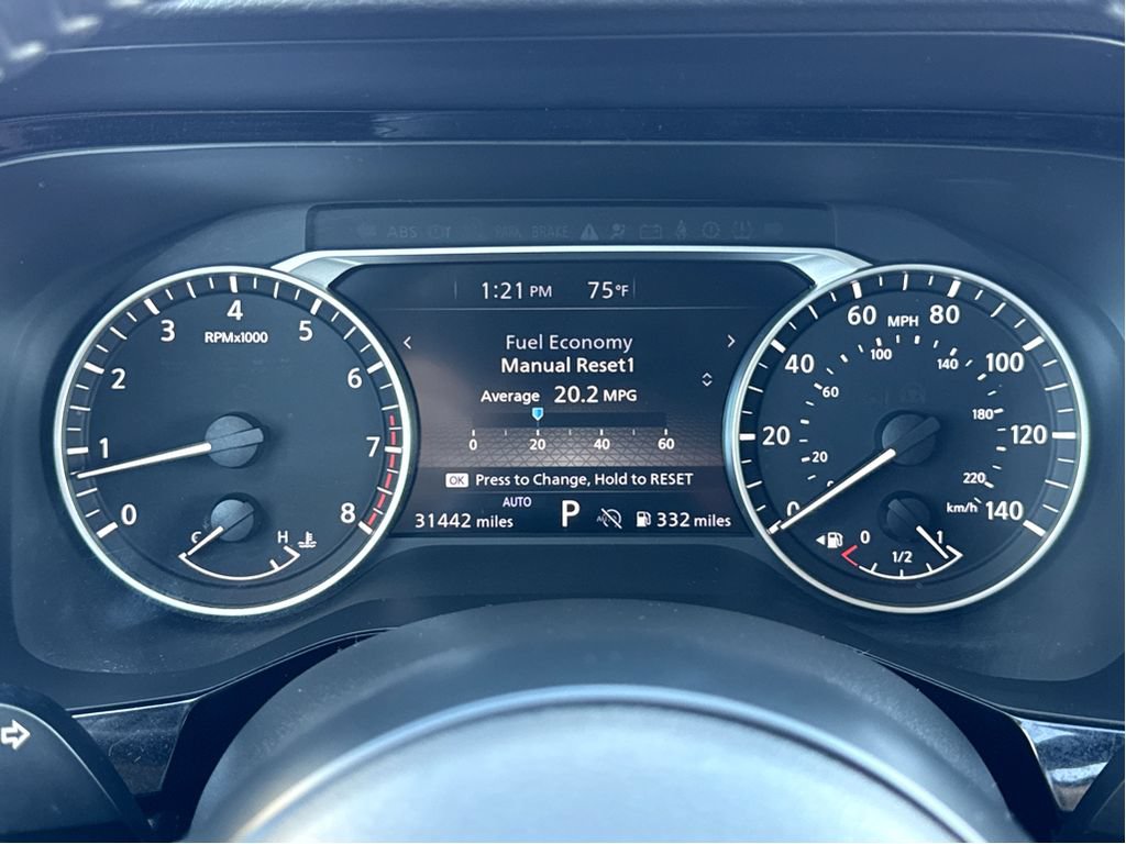 Used 2025 Nissan Pathfinder SV AWD/4WD image 18