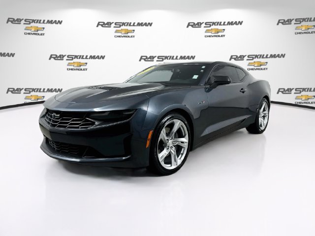Used 2023 Chevrolet Camaro LT w/ Technology Package RWD image 3