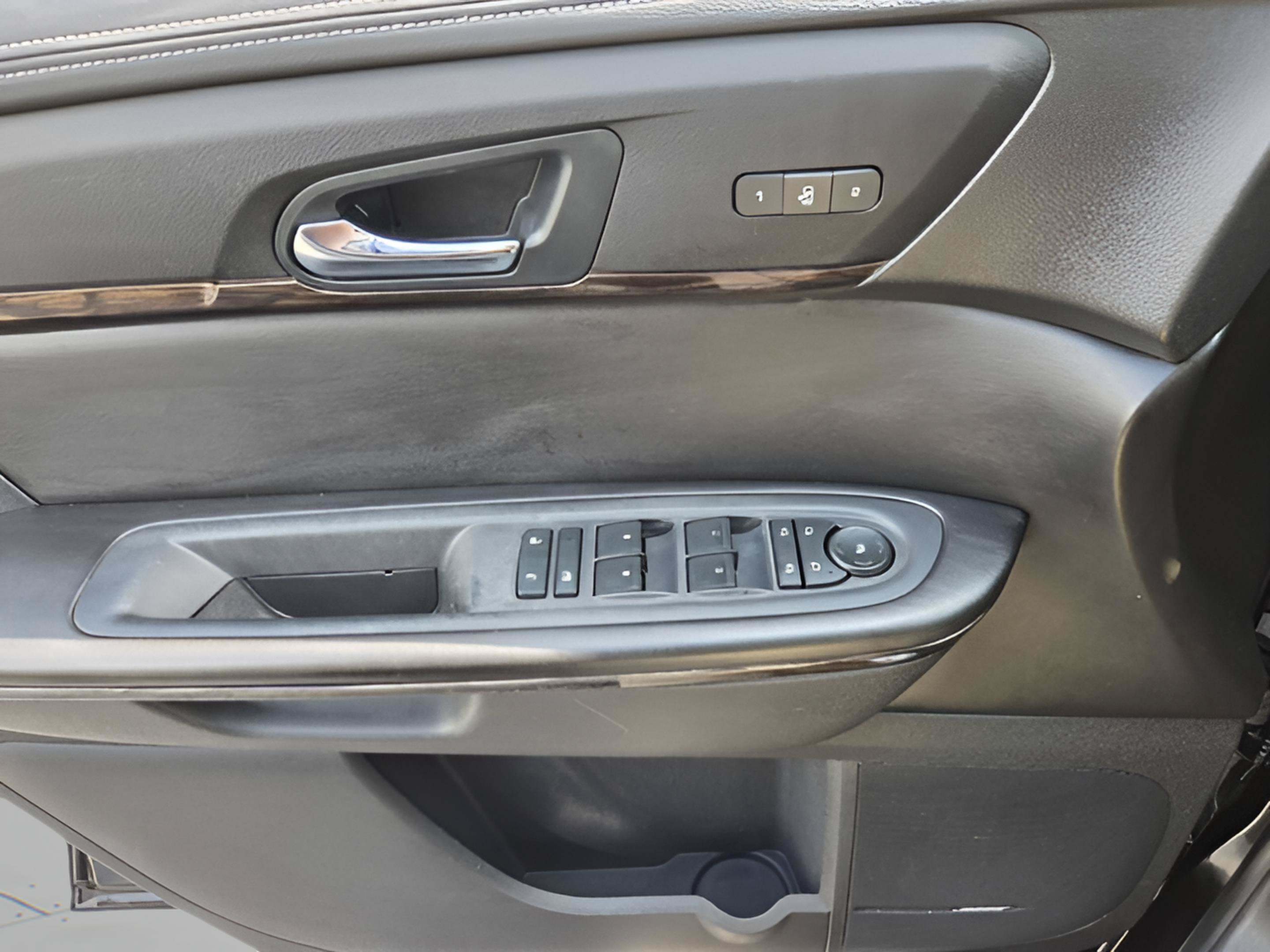 Used 2016 GMC Acadia Denali FWD image 30
