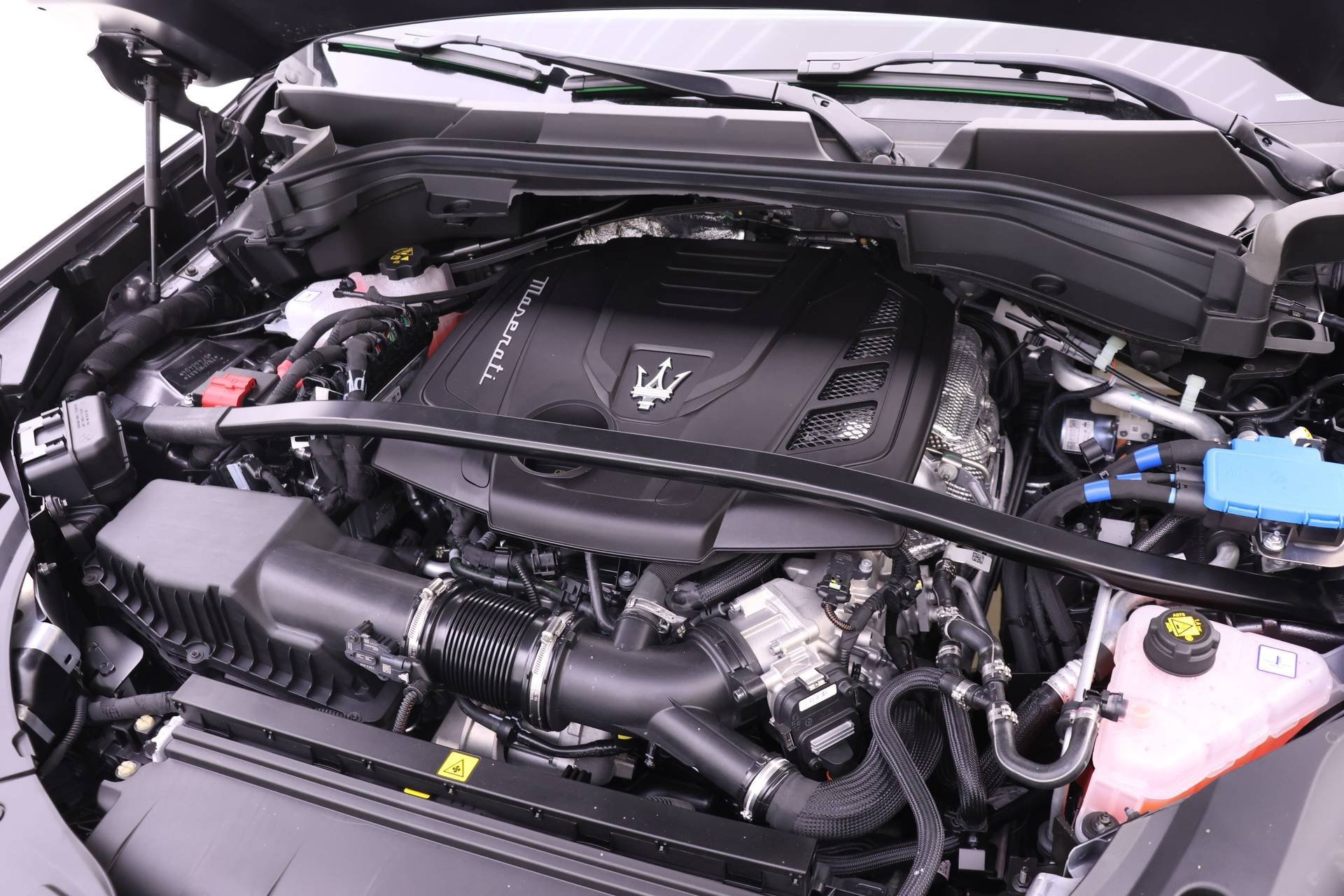 New 2025 Maserati Grecale GT image 16