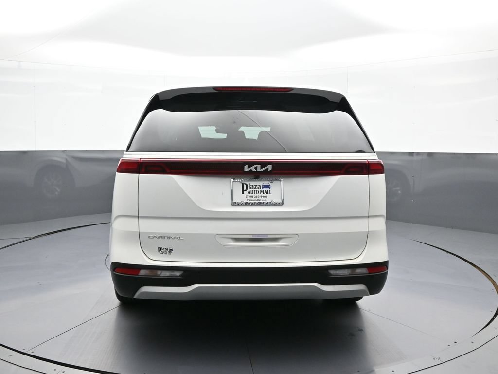 Certified 2024 Kia Carnival LX FWD image 7