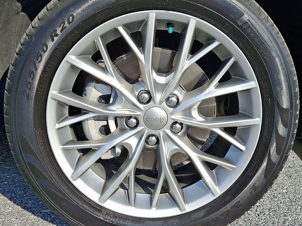 Used 2023 Jeep Grand Cherokee L Summit w/ Luxury Tech Group V image 10