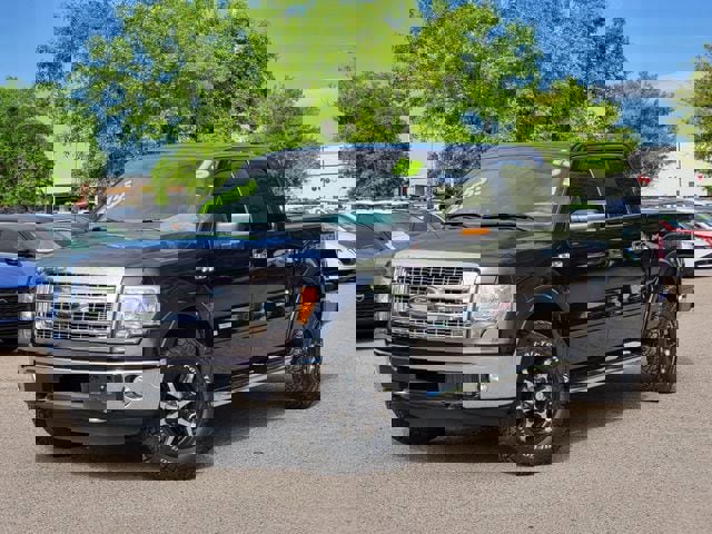 Used 2013 Ford F150 XLT w/ XLT Chrome Pkg image 2