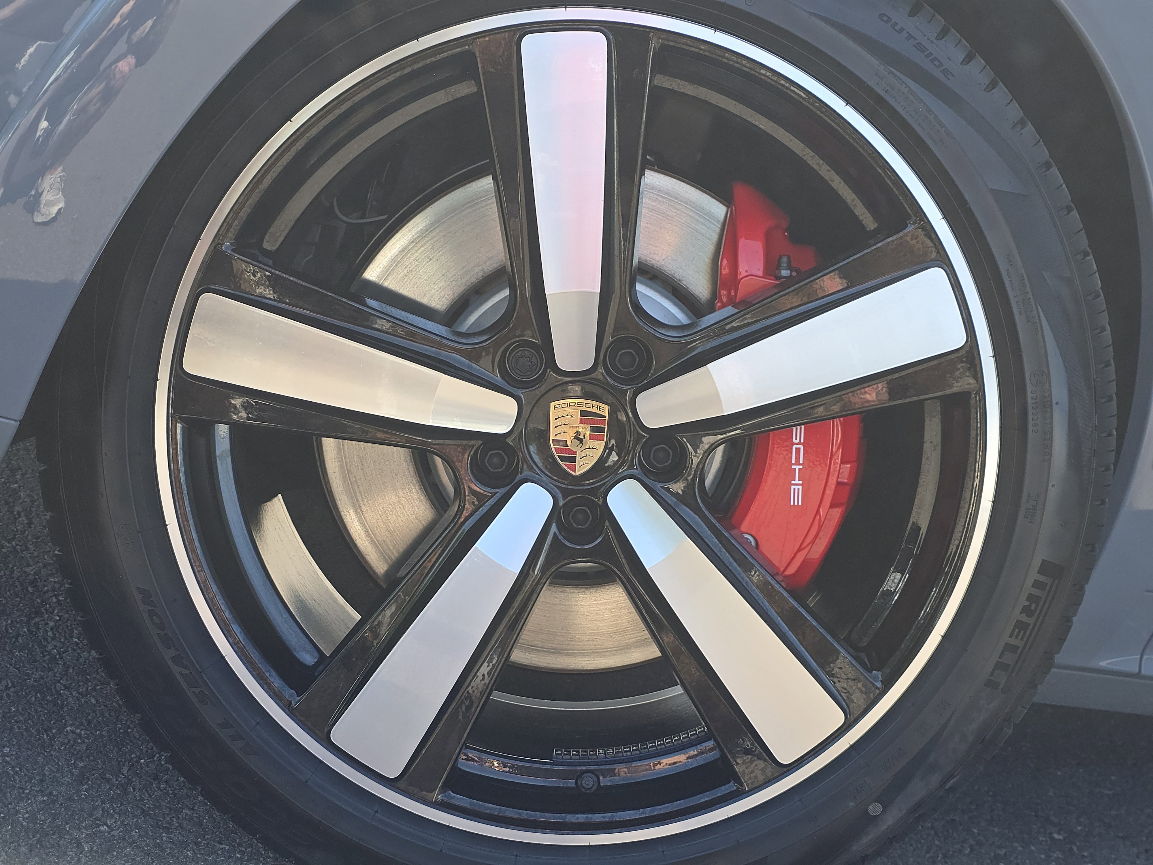 New 2025 Porsche Cayenne GTS image 12