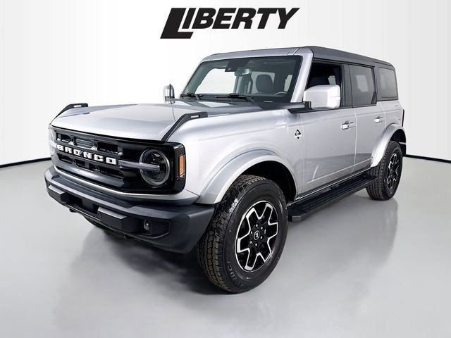 Used 2023 Ford Bronco Outer Banks image 3