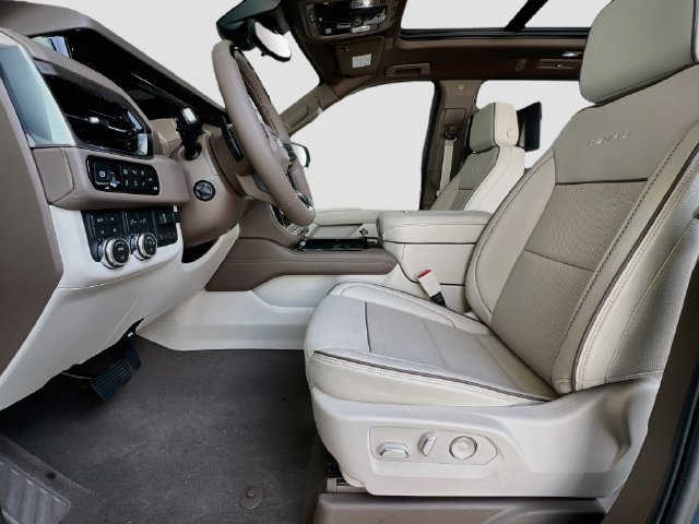 New 2026 GMC Yukon XL Denali w/ Denali Reserve Package AWD/4WD image 15