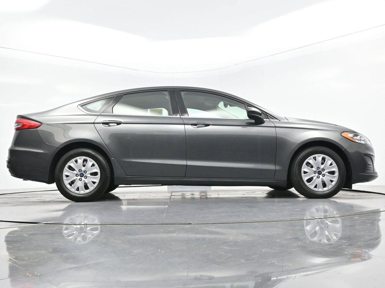 Used 2020 Ford Fusion S FWD image 43