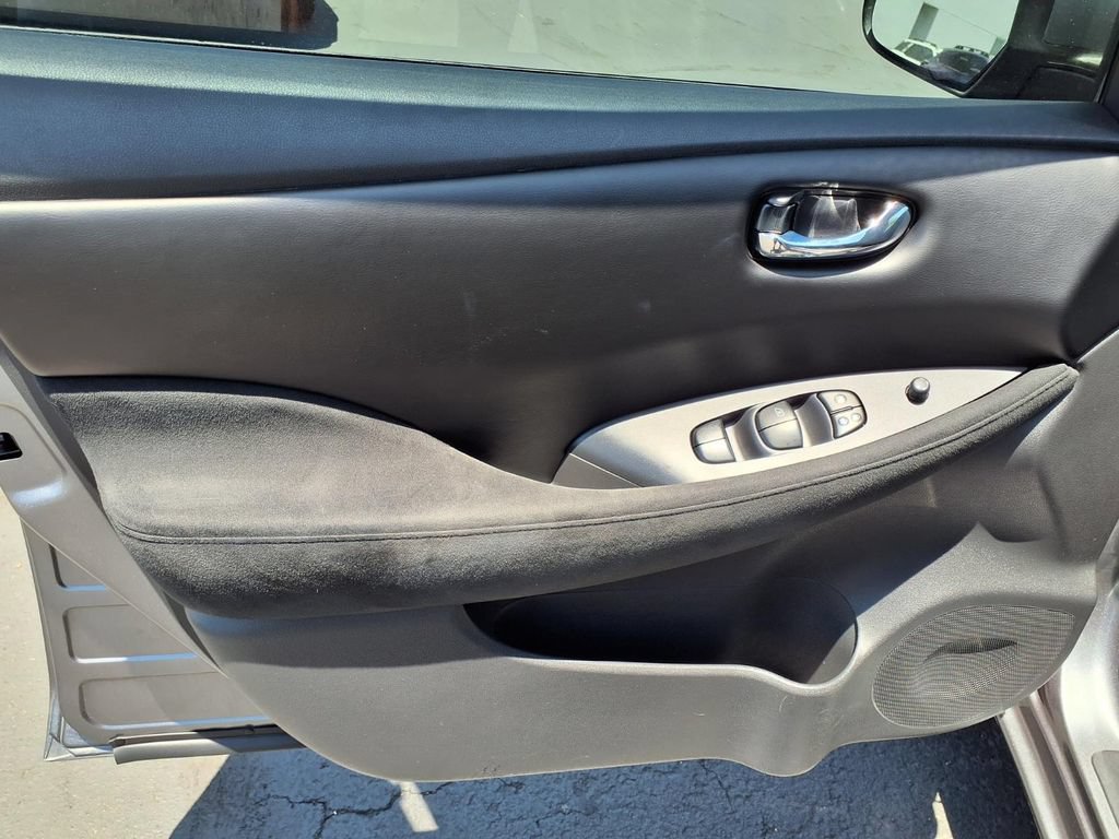 Used 2016 Nissan Leaf S FWD image 26