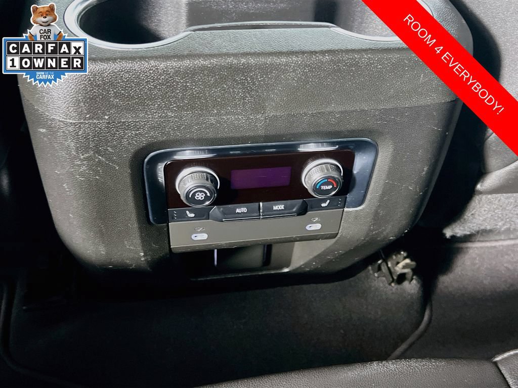 Used 2022 Chevrolet Suburban LT w/ Luxury Package RWD image 27