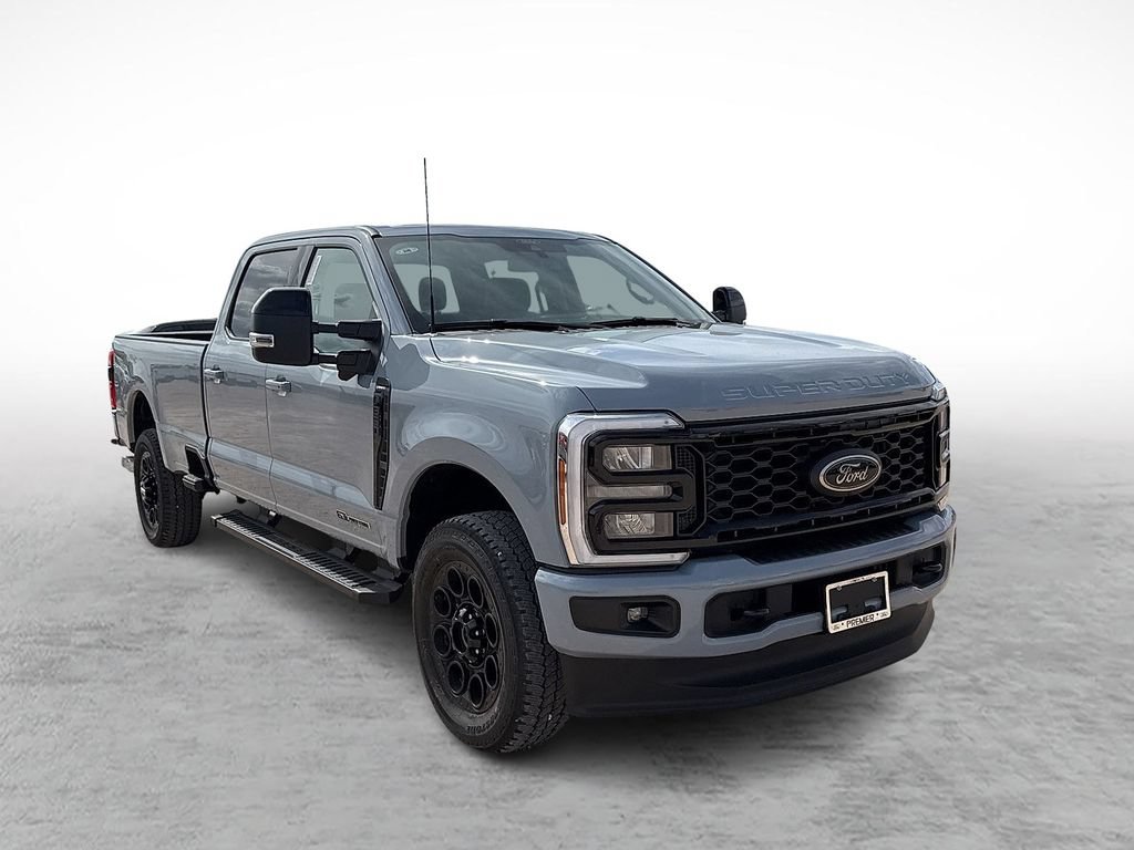New 2026 Ford F350 Lariat w/ Black Appearance Package