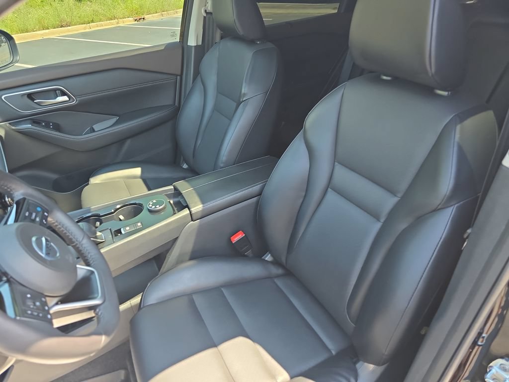 Used 2021 Nissan Rogue SV w/ Premium Package AWD/4WD image 18