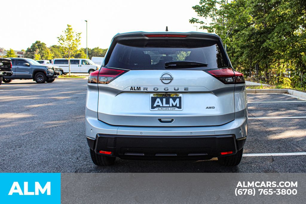 Used 2024 Nissan Rogue S AWD/4WD image 10