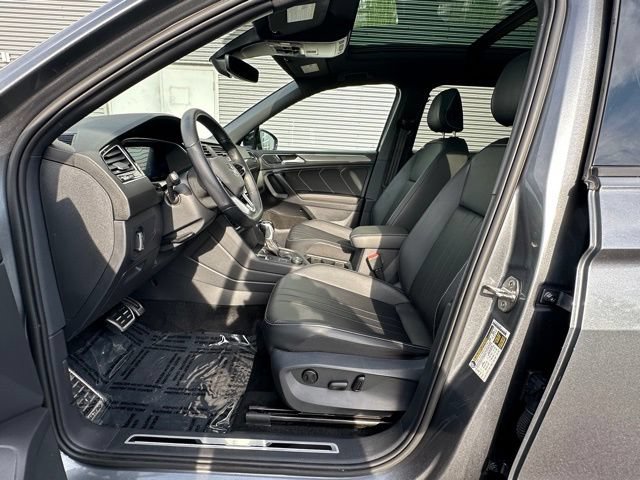 Used 2023 Volkswagen Tiguan SE R-Line AWD/4WD image 23