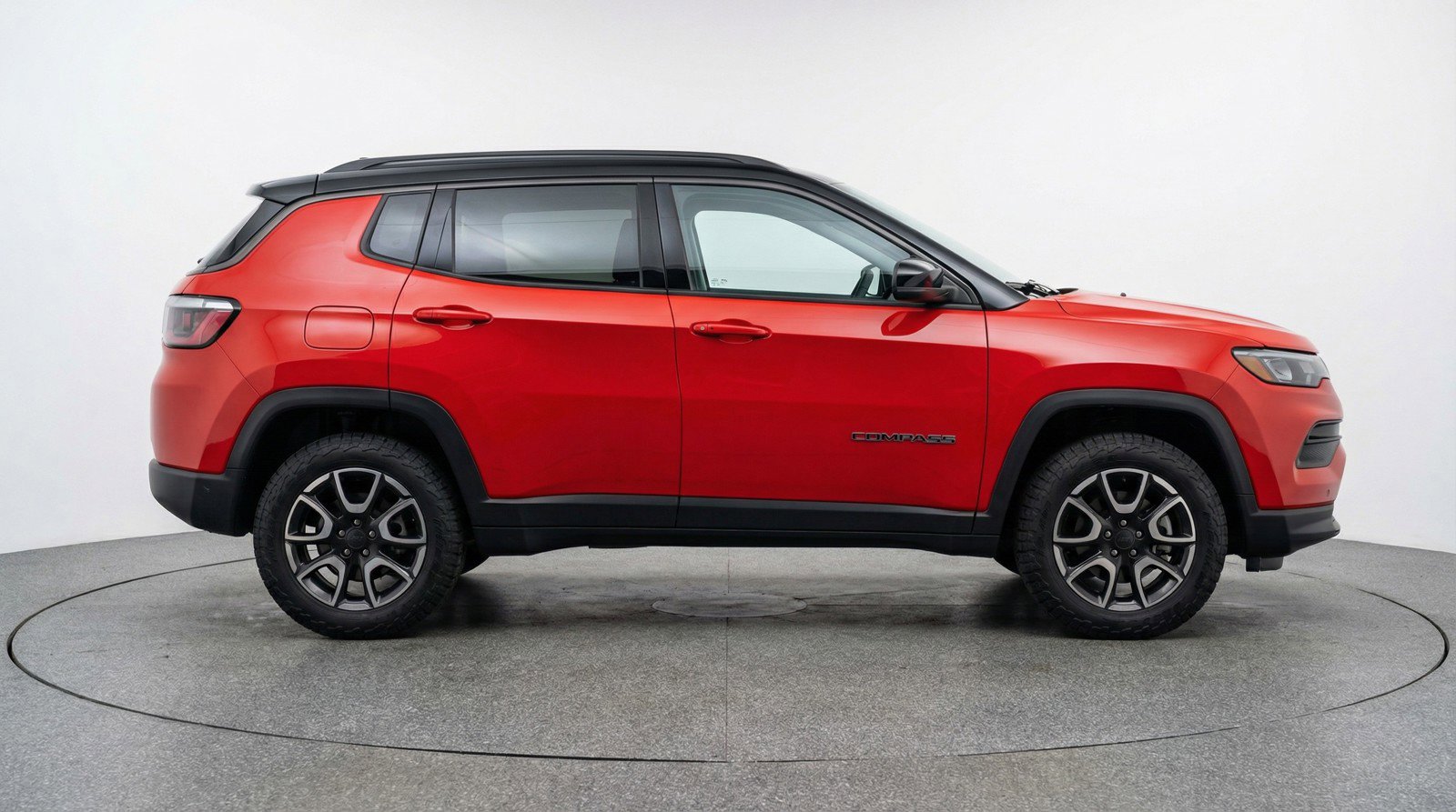 Used 2025 Jeep Compass Trailhawk AWD/4WD image 11