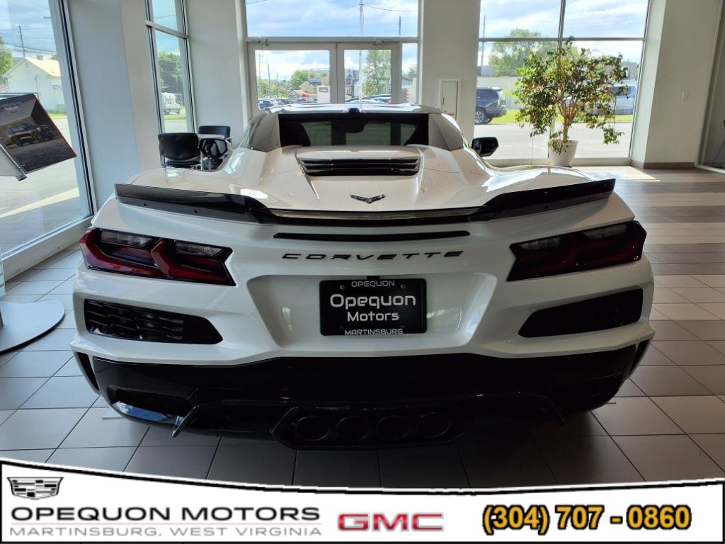 Used 2024 Chevrolet Corvette Z06 RWD image 5