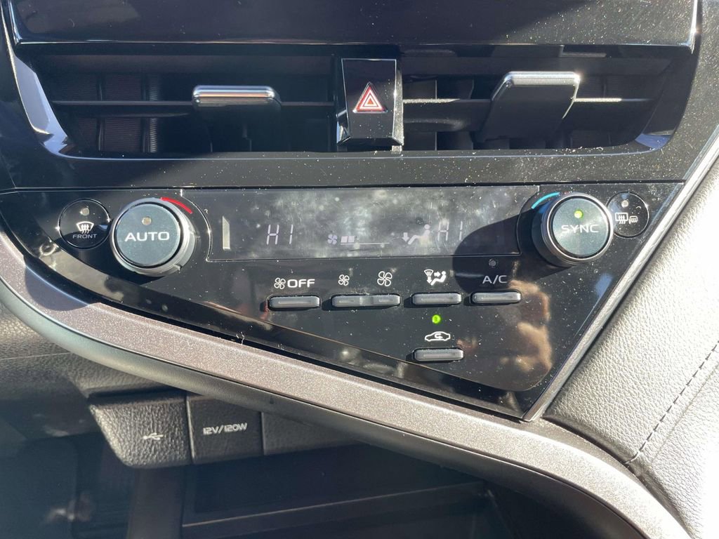 Used 2024 Toyota Camry SE image 27