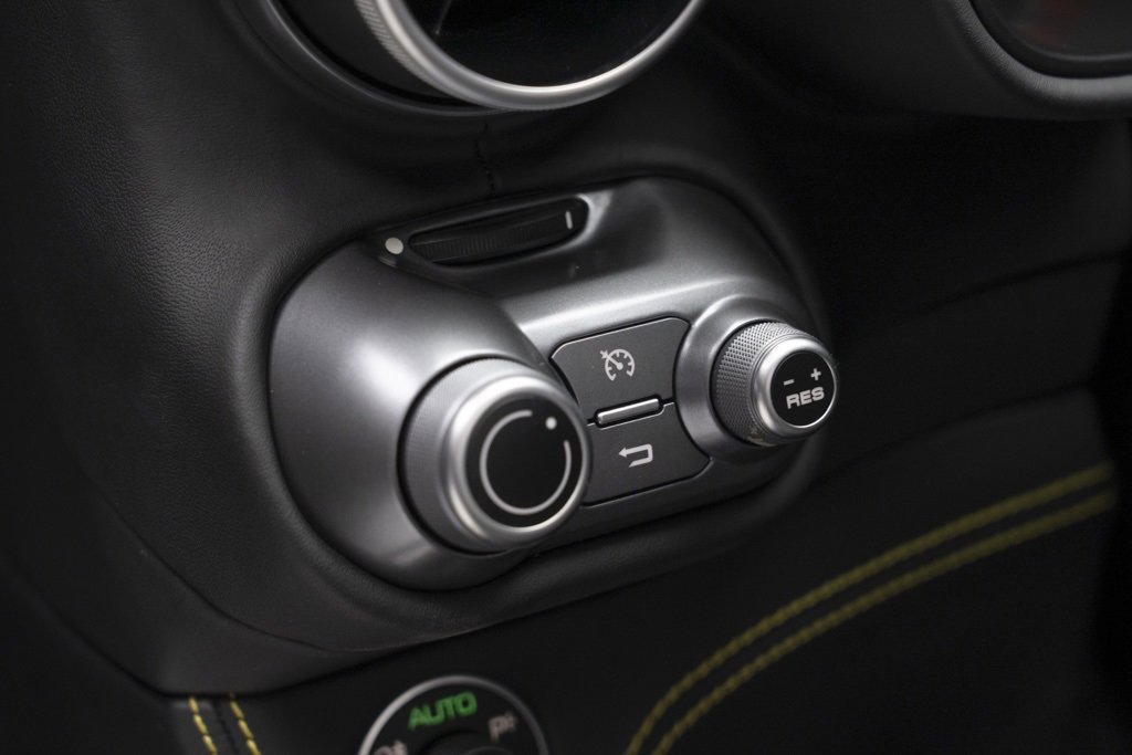 Used 2019 Ferrari Portofino image 54