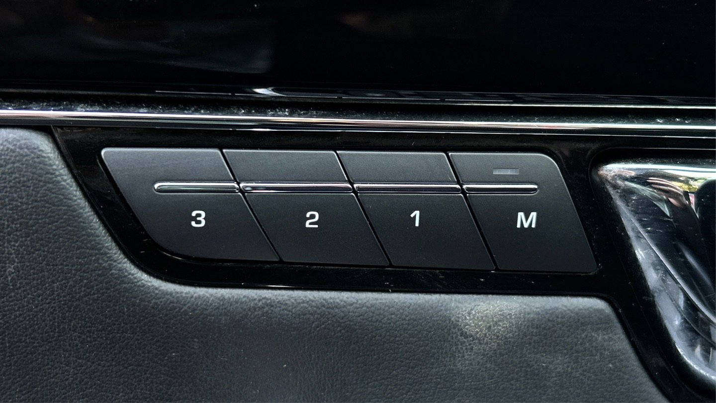 Used 2016 Jaguar XJ R-Sport image 37