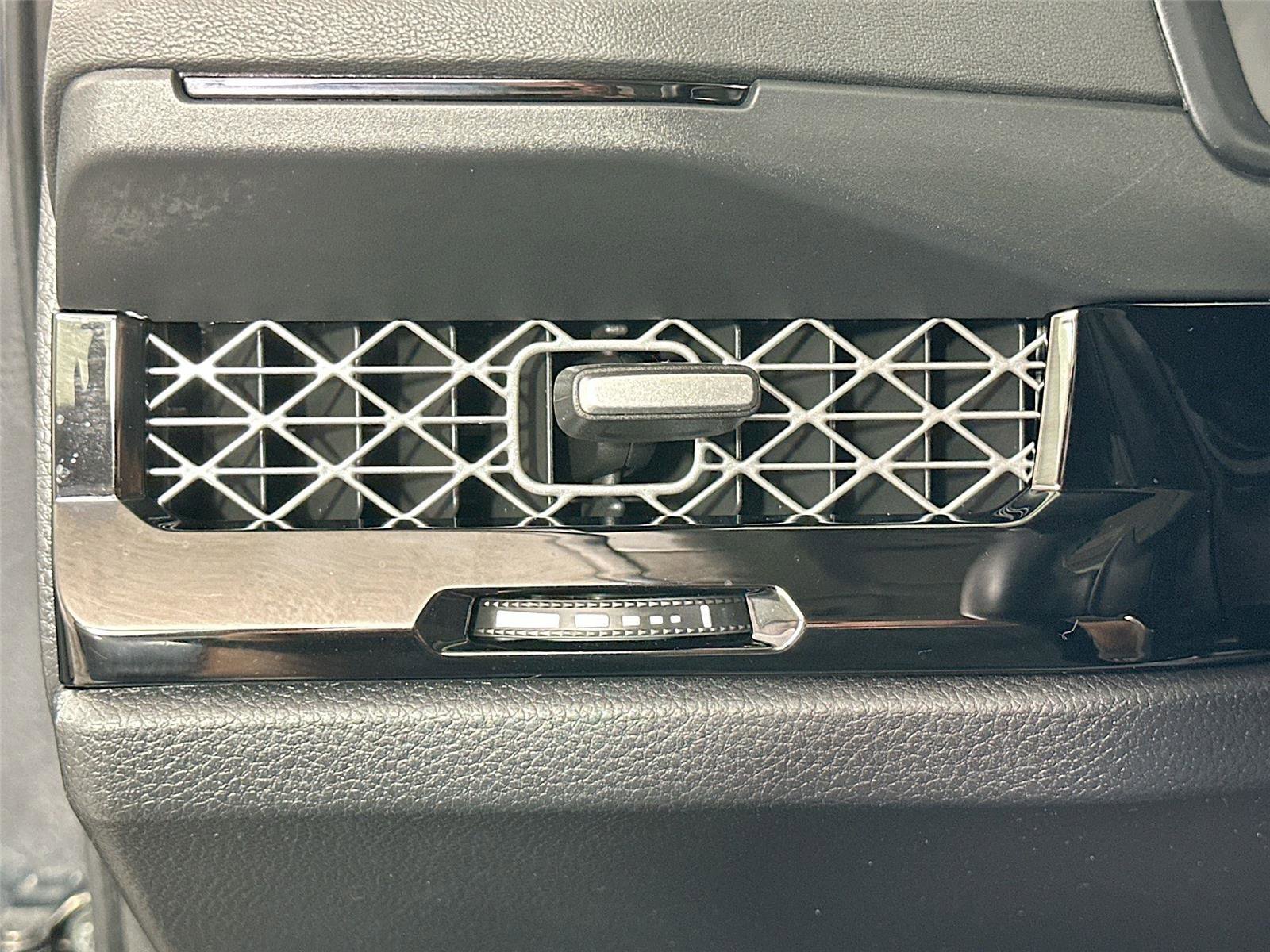 Used 2023 Honda Accord Touring image 14