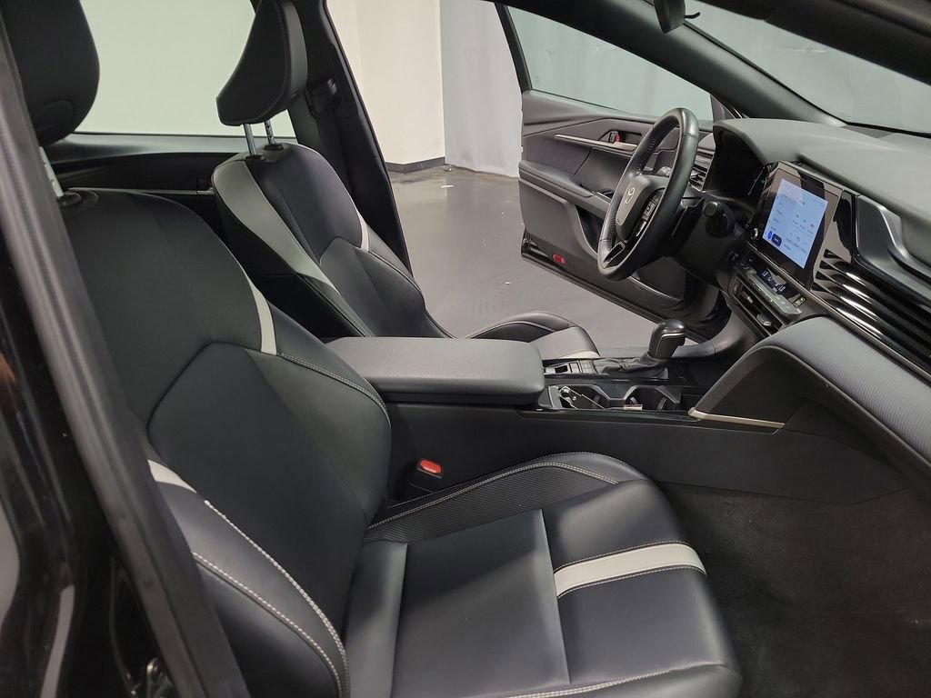 Used 2025 Toyota Camry Hybrid FWD image 22