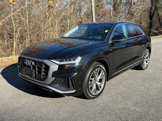 Used 2023 Audi Q8 Prestige w/ Prestige Package image 2