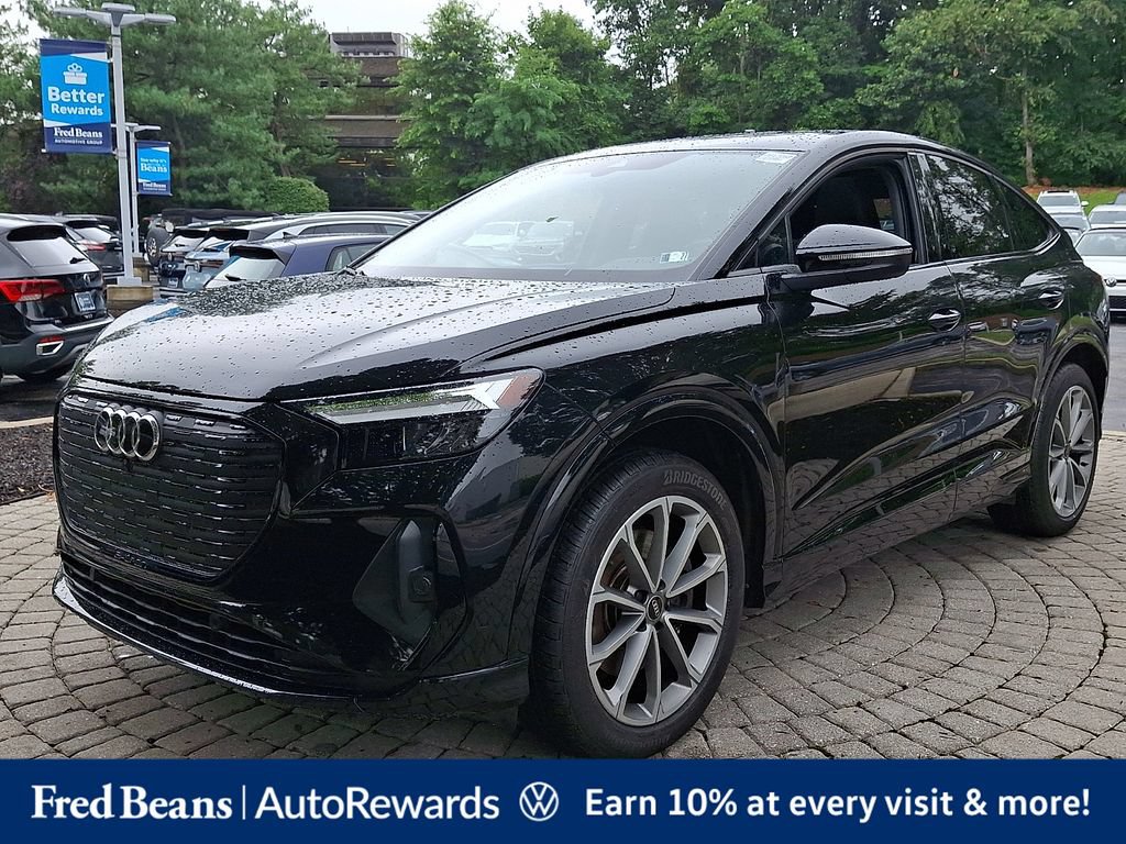Used 2022 Audi Q4 e-tron Premium Plus w/ Premium Plus AWD/4WD image 3