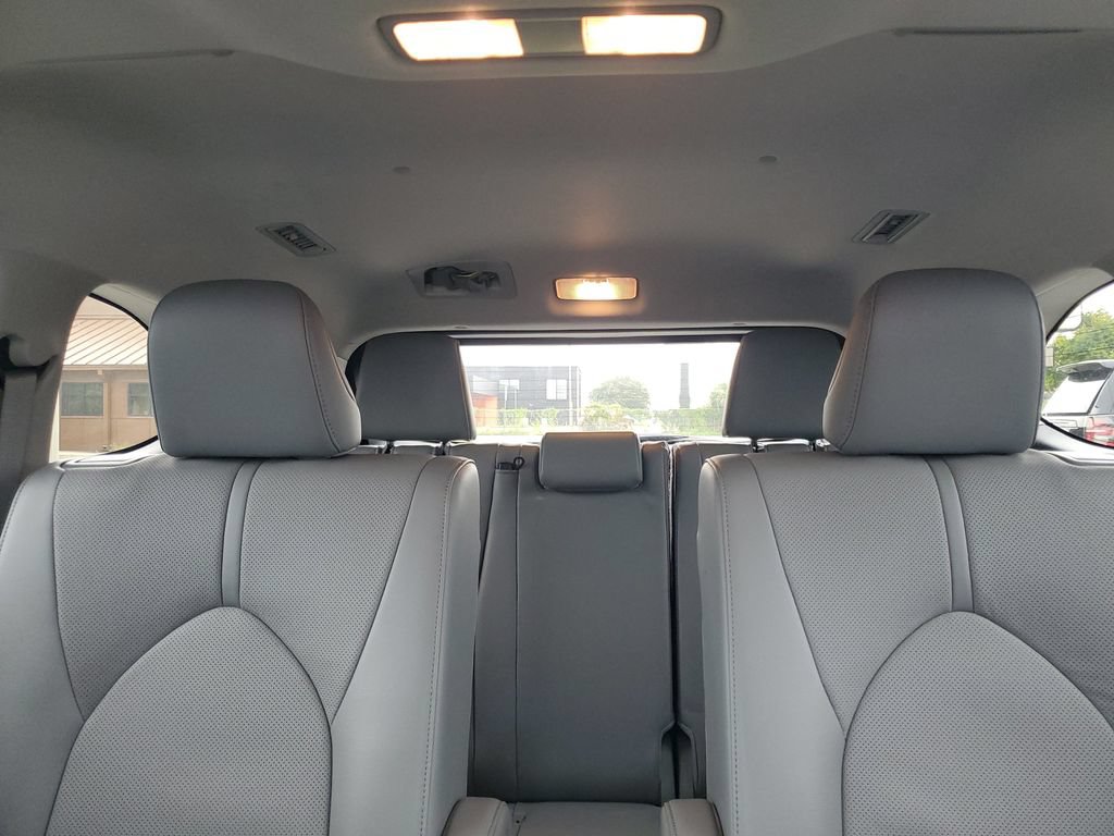 Used 2024 Toyota Highlander Limited AWD/4WD image 26