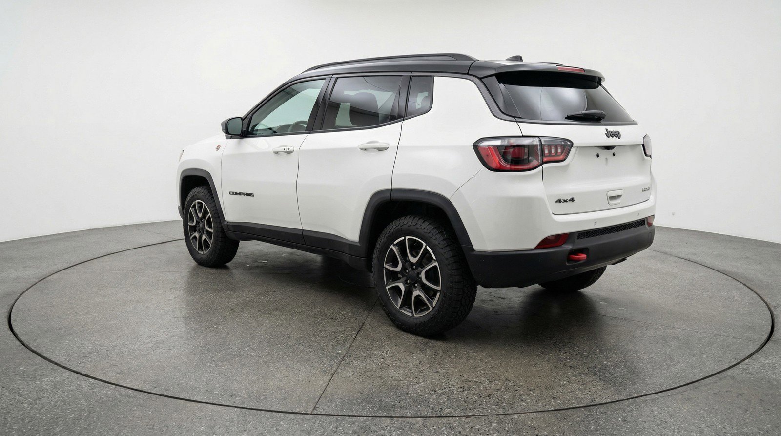 Used 2025 Jeep Compass Trailhawk AWD/4WD image 6