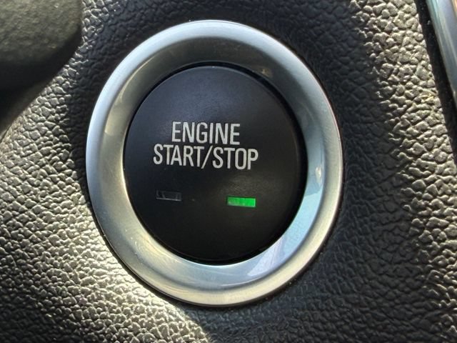 Used 2022 Chevrolet Traverse RS FWD image 24