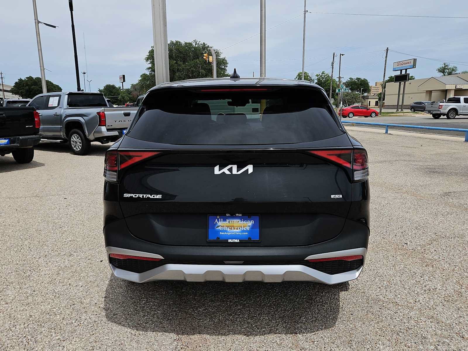 Used 2024 Kia Sportage LX AWD/4WD image 7