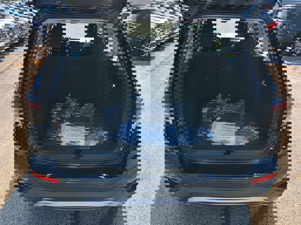 New 2025 Volkswagen Taos S image 31