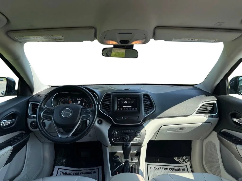 Used 2020 Jeep Cherokee Latitude Plus AWD/4WD image 31