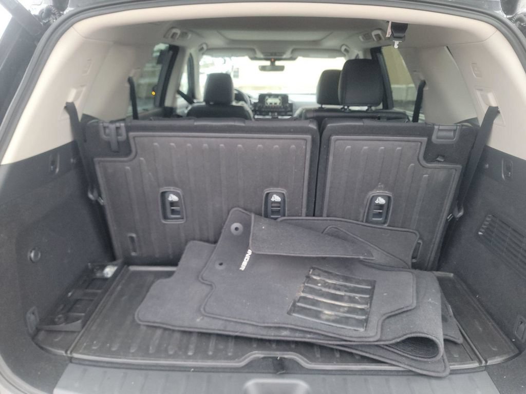 Certified 2025 Nissan Pathfinder Platinum w/ Cargo Package AWD/4WD image 41