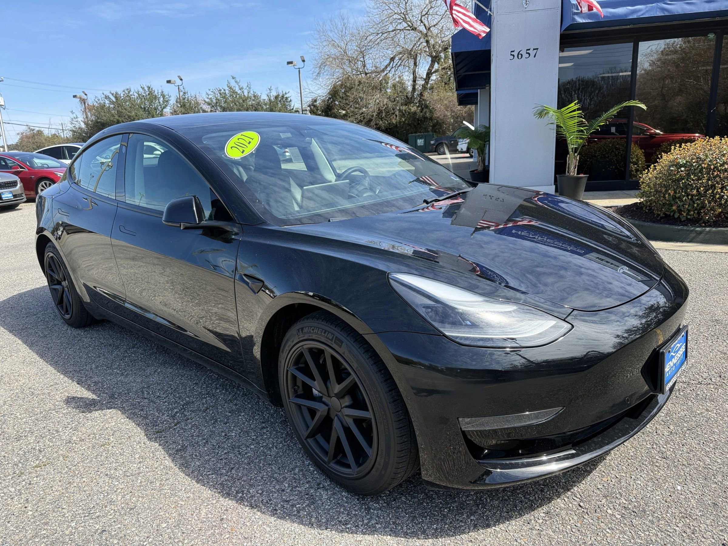 Used 2021 Tesla Model 3 Standard Range Plus image 1