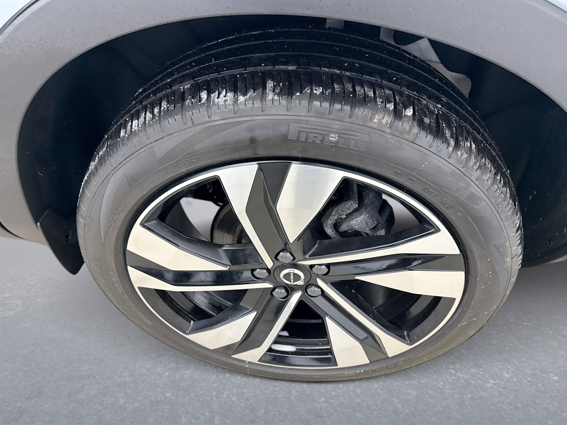 Used 2024 Volvo XC40 B5 Ultimate image 21