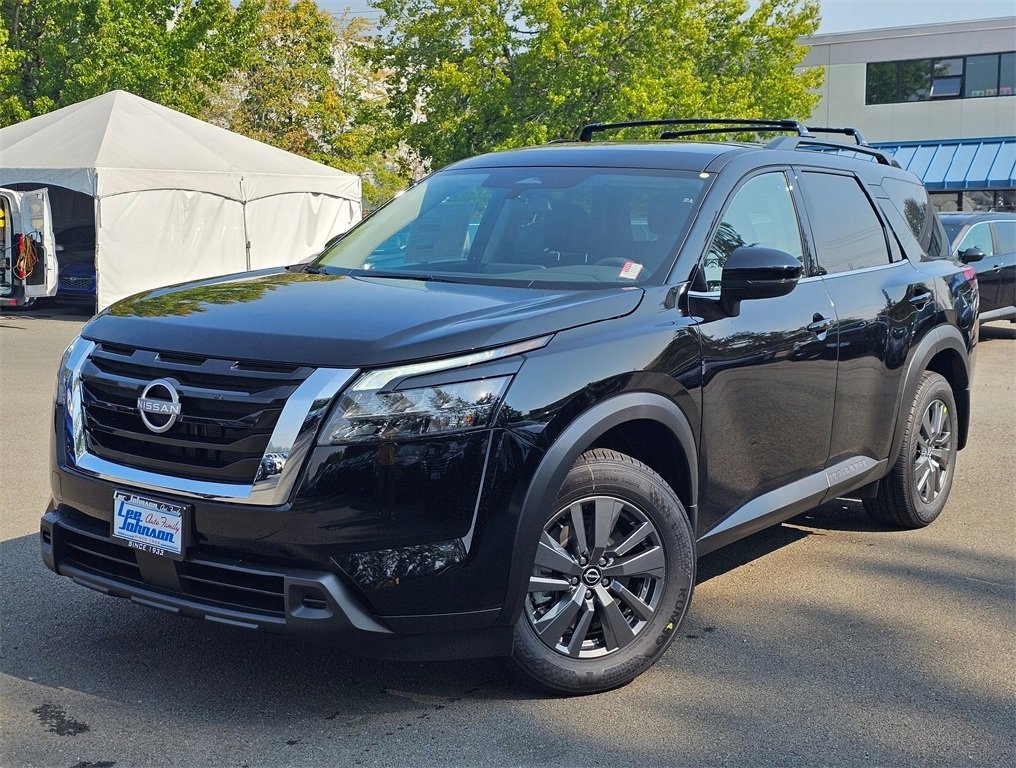 New 2025 Nissan Pathfinder SV