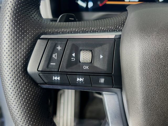 Used 2025 Mitsubishi Outlander SEL AWD/4WD image 17
