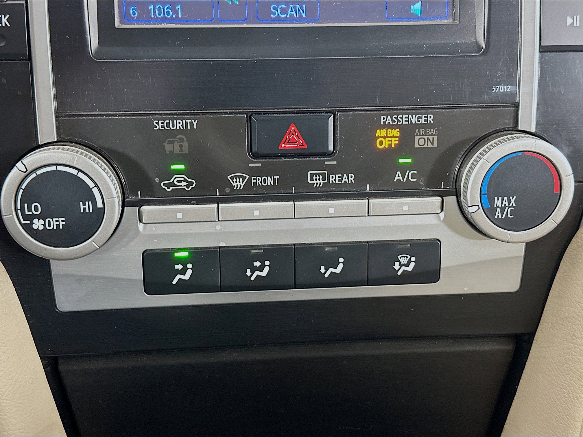 Used 2012 Toyota Camry LE image 19