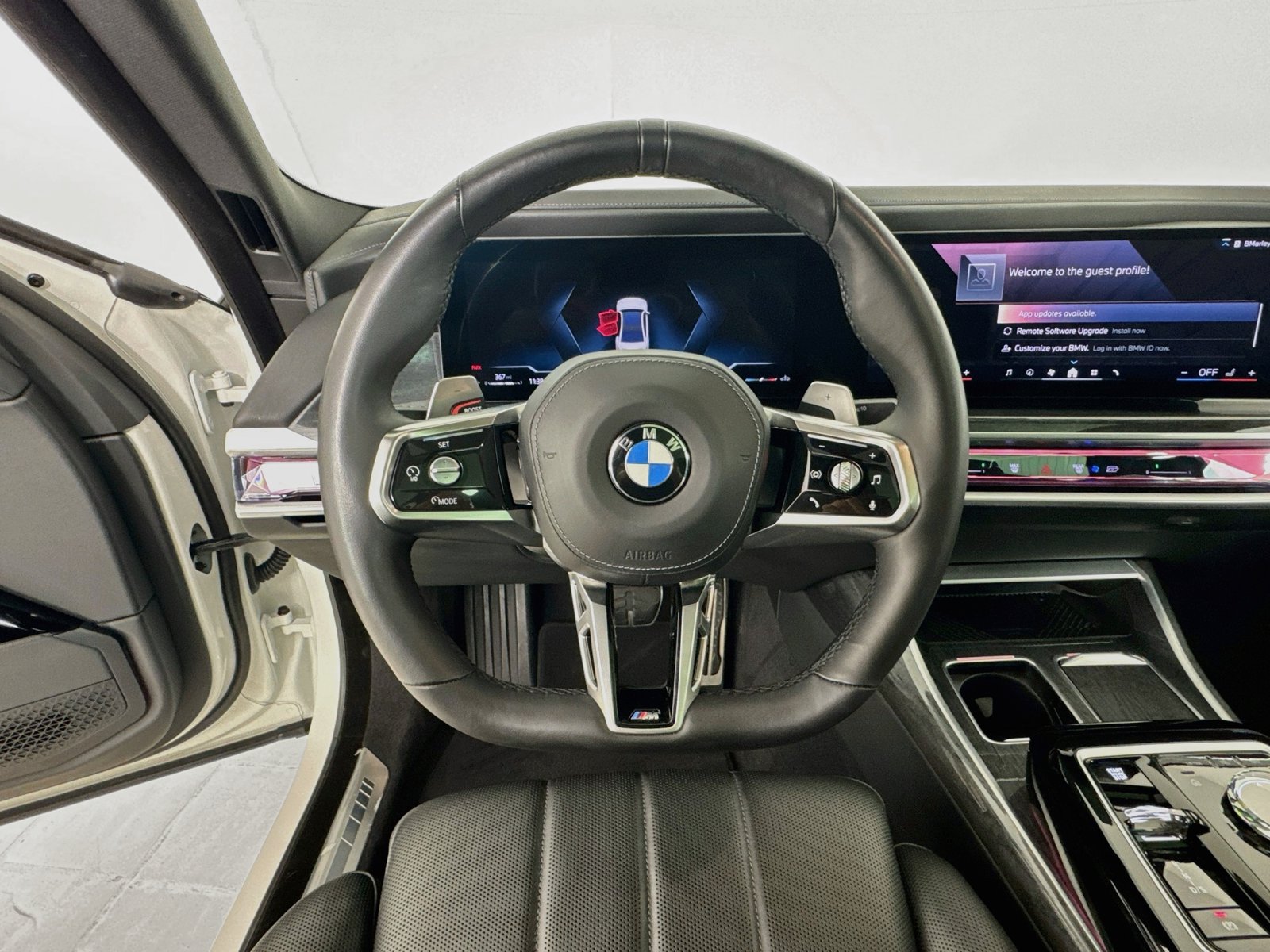 Used 2026 BMW 740i RWD image 11