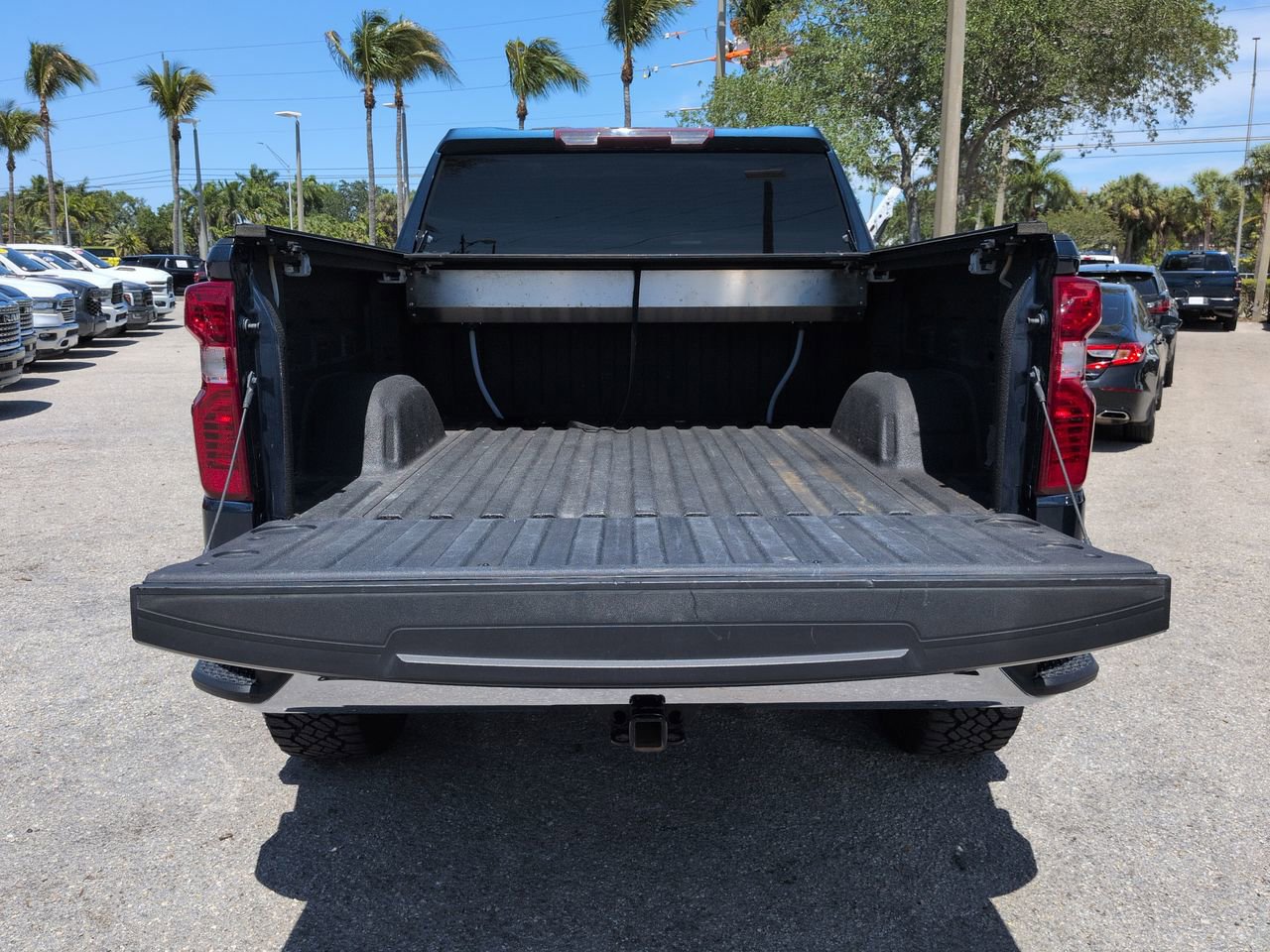 Used 2022 Chevrolet Silverado 1500 LT AWD/4WD image 13