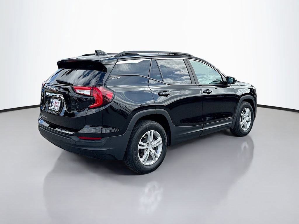 Used 2024 GMC Terrain SLE w/ Driver Convenience Package FWD image 7