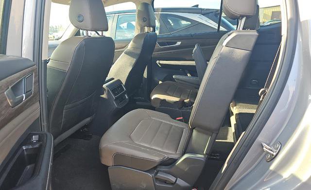 Used 2025 Volkswagen Atlas SEL image 14