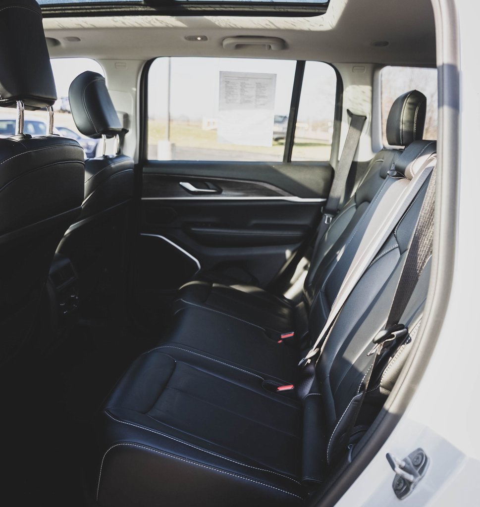 Used 2022 Jeep Grand Cherokee Limited 4xe image 29