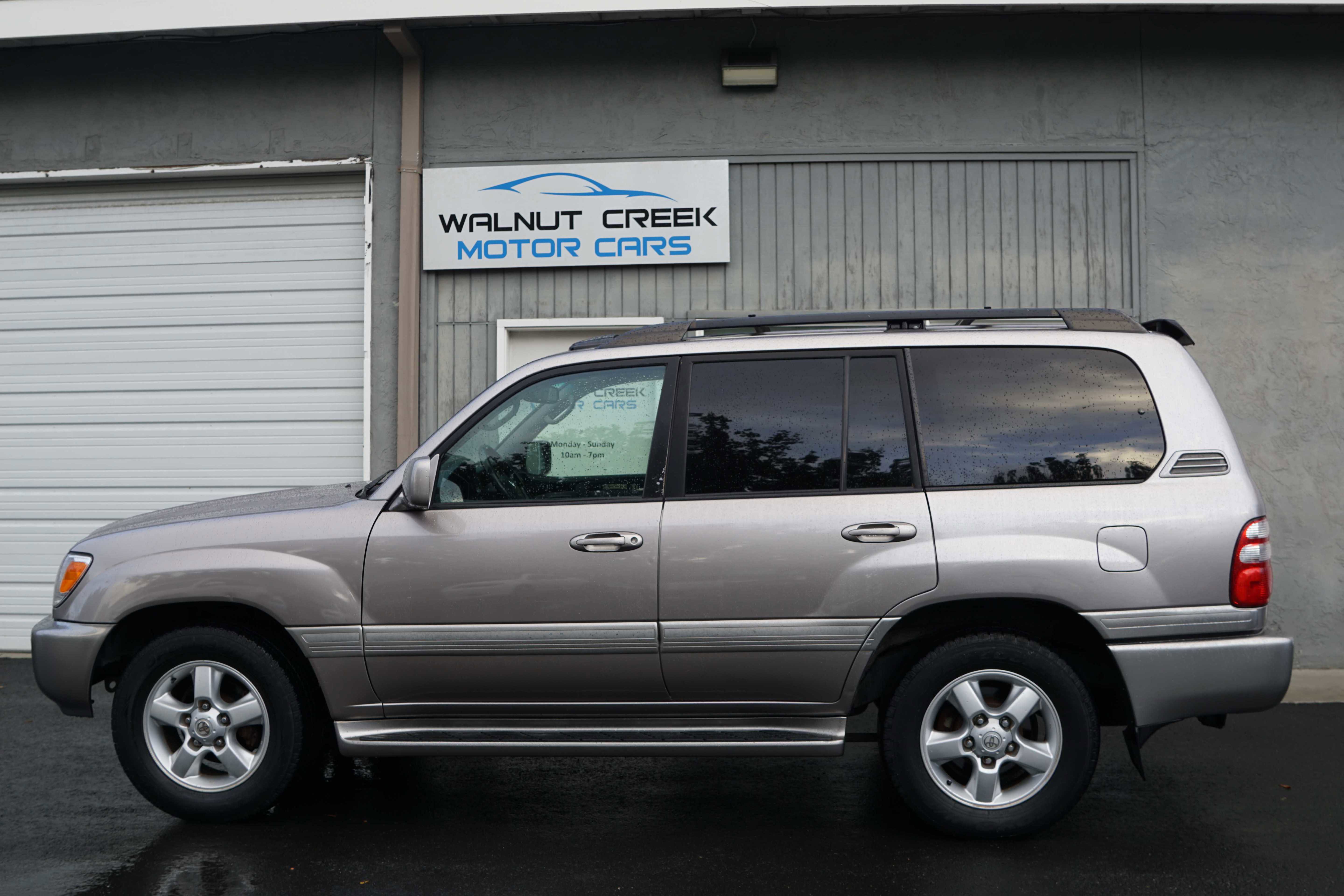 Used 2004 Toyota Land Cruiser image 19