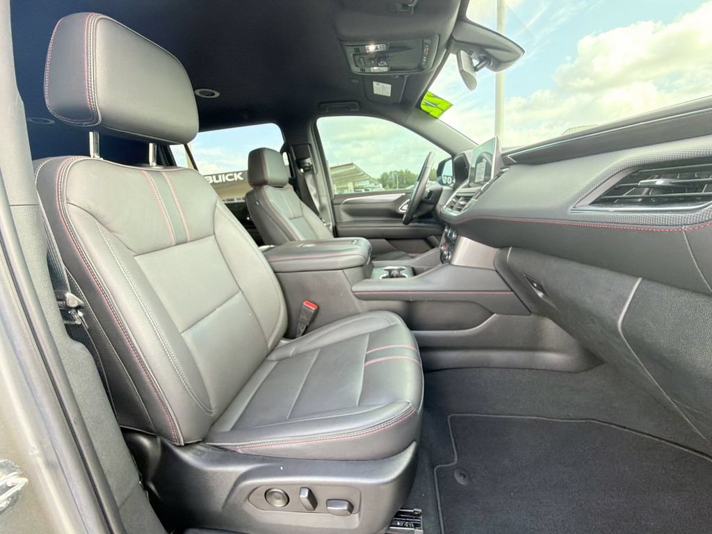 Certified 2022 Chevrolet Suburban RST w/ Luxury Package AWD/4WD image 12