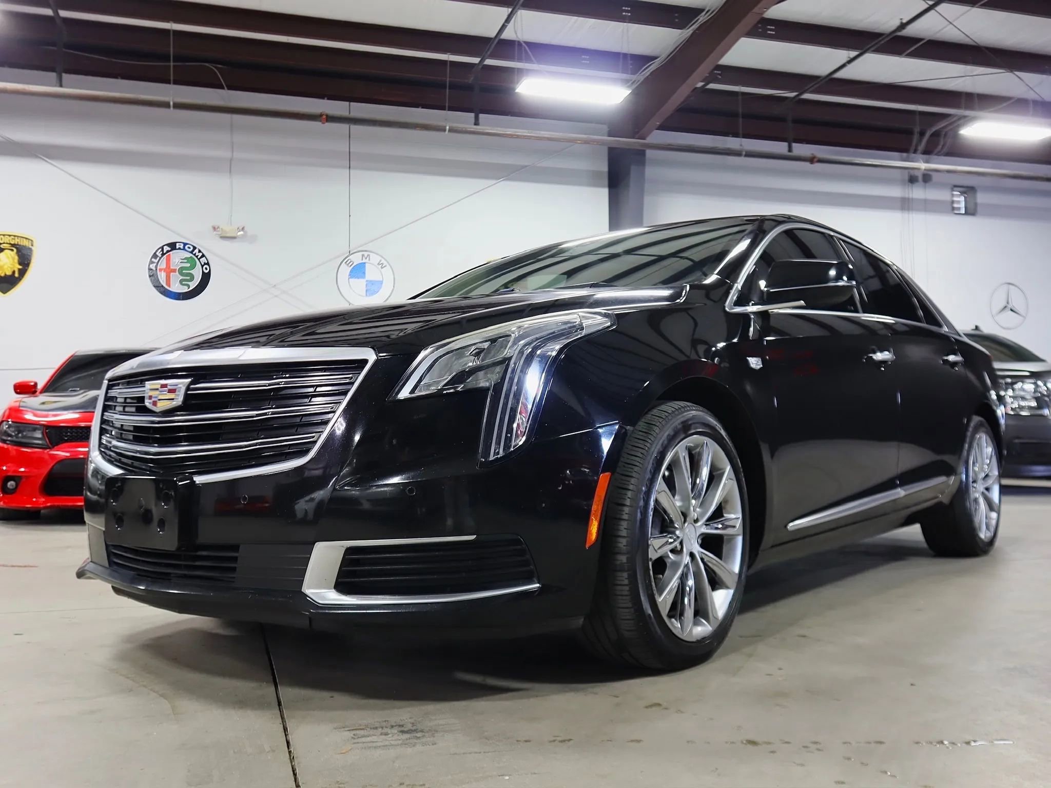 Used 2018 Cadillac XTS w/ Rear Seat Comfort Package FWD image 5