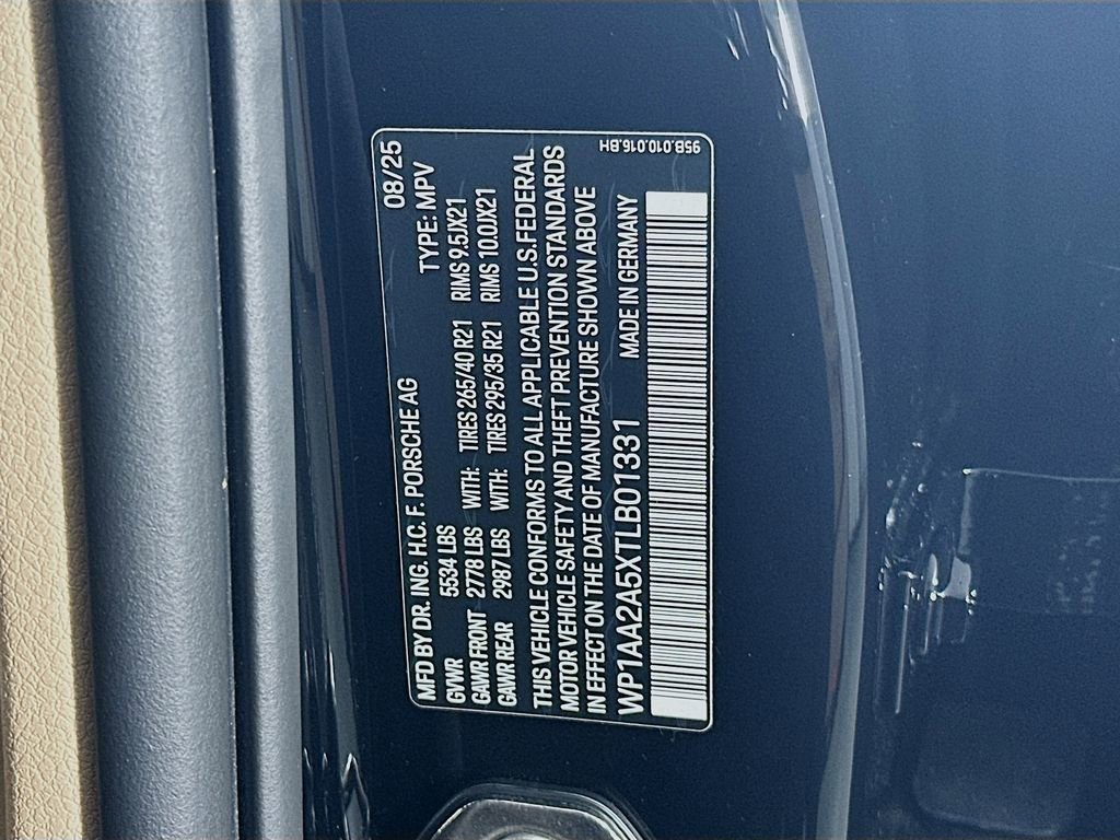 Certified 2026 Porsche Macan image 36